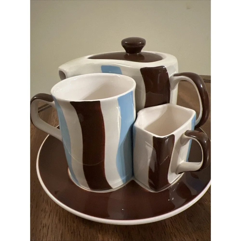 Hues N Brews 5 pc Nesting Tea/Coffee/Espresso set creamer pot cup/mug brown retr